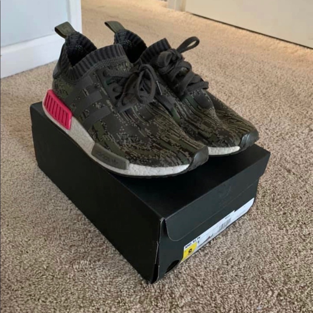 NMD R1 pink/green SIZE 8